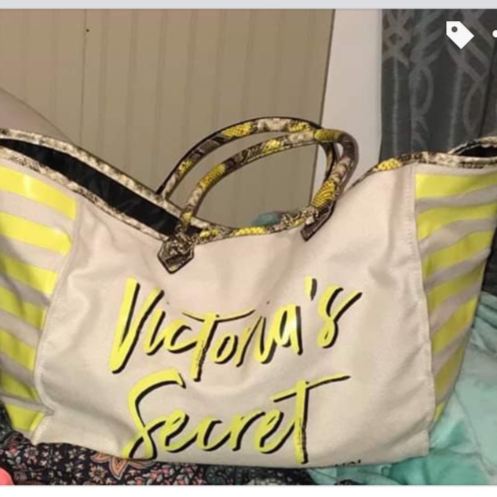 Victoria Secret weekend bag
